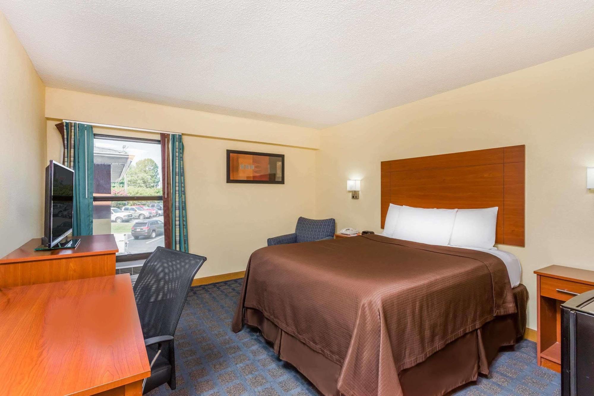 Howard Johnson By Wyndham Spartanburg Expo Center Buitenkant foto