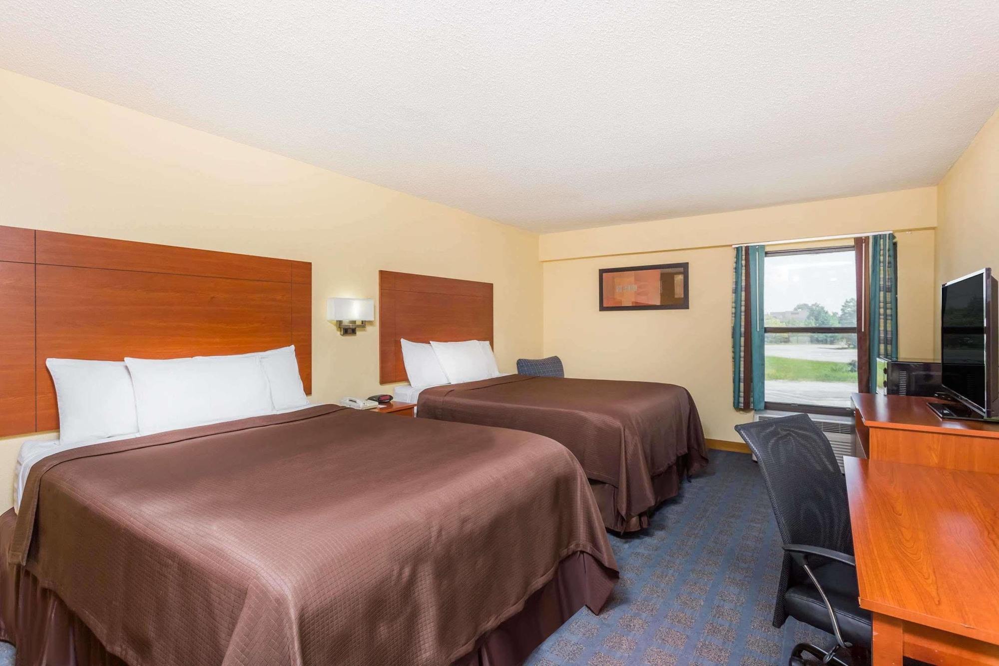 Howard Johnson By Wyndham Spartanburg Expo Center Buitenkant foto