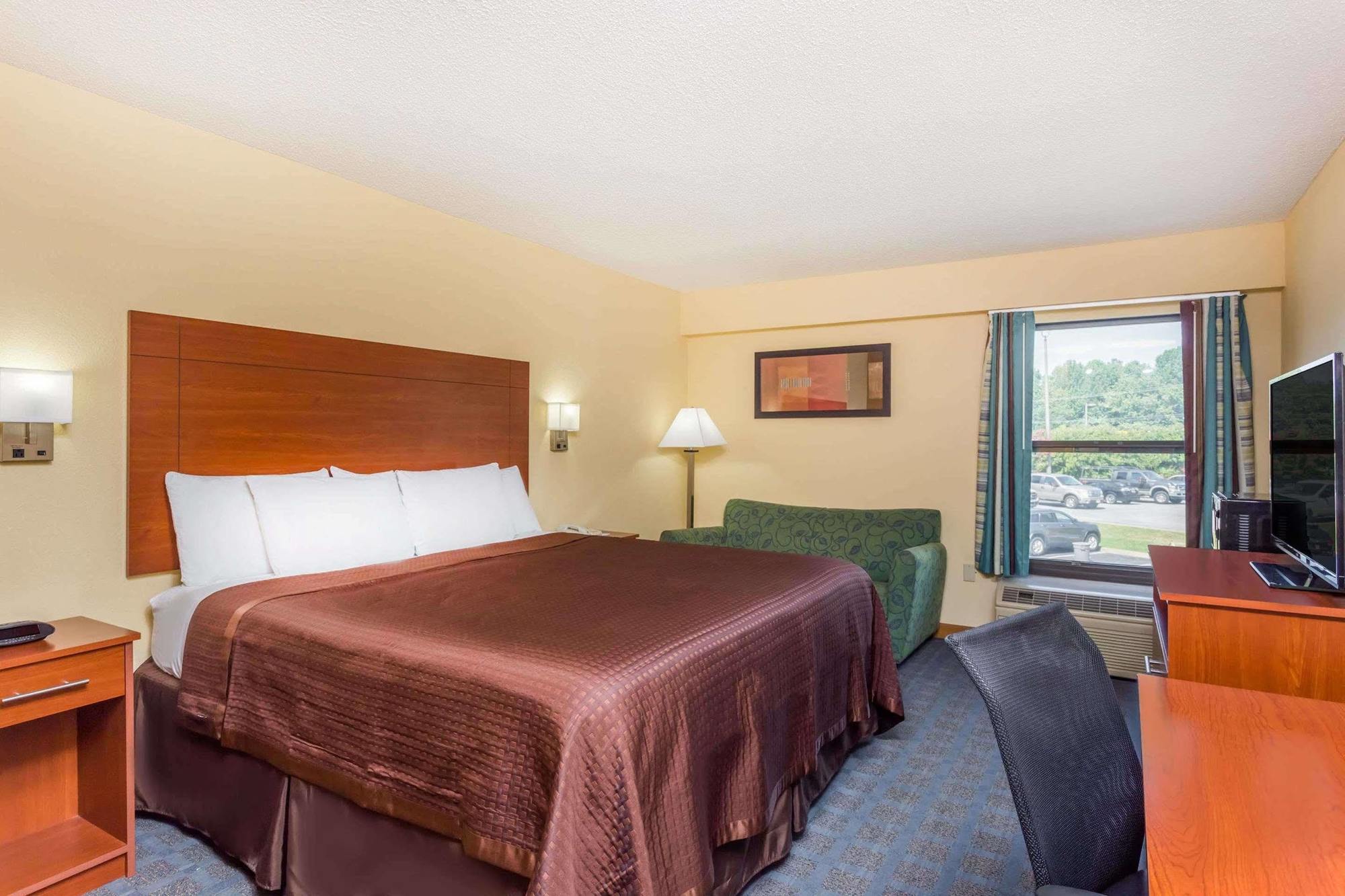 Howard Johnson By Wyndham Spartanburg Expo Center Buitenkant foto